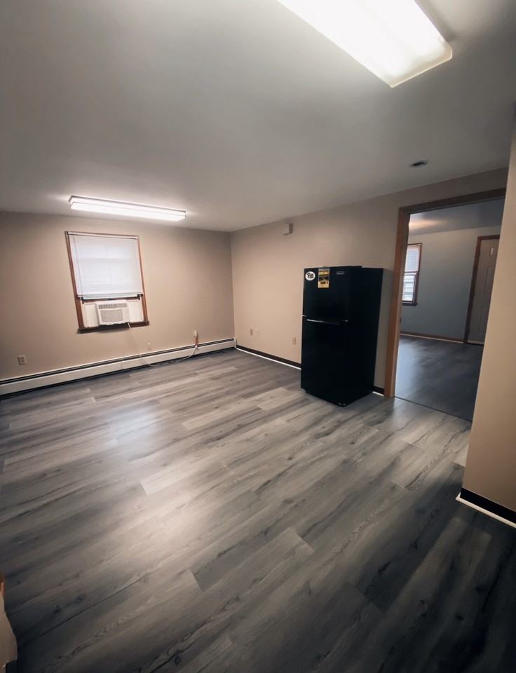 N Kendall Ave #9 - Photo 4 of 11