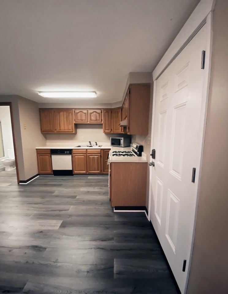 N Kendall Ave #9 - Photo 5 of 11