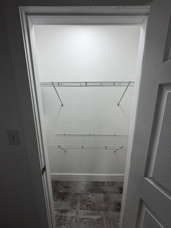 1405 Miles St #4 - Photo 3 of 11