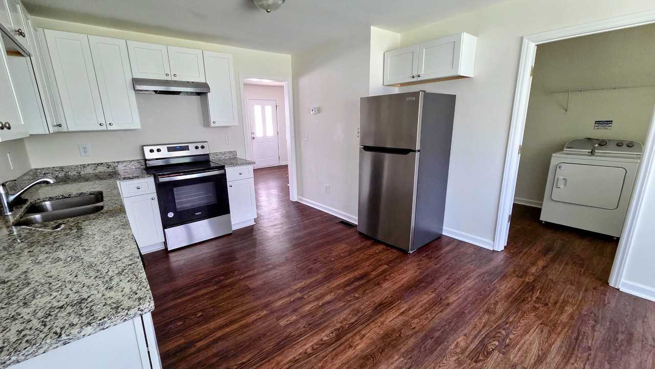 210 Wimbledon Ct - Photo 6 of 15