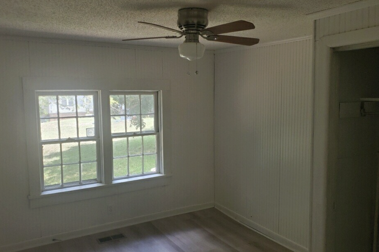 55 E Cork St - Photo 4 of 8