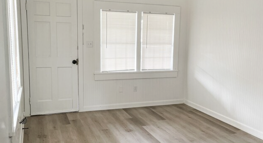 55 E Cork St - Photo 6 of 8