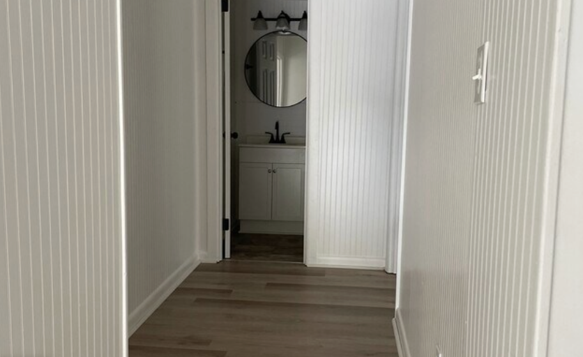 55 E Cork St - Photo 7 of 8