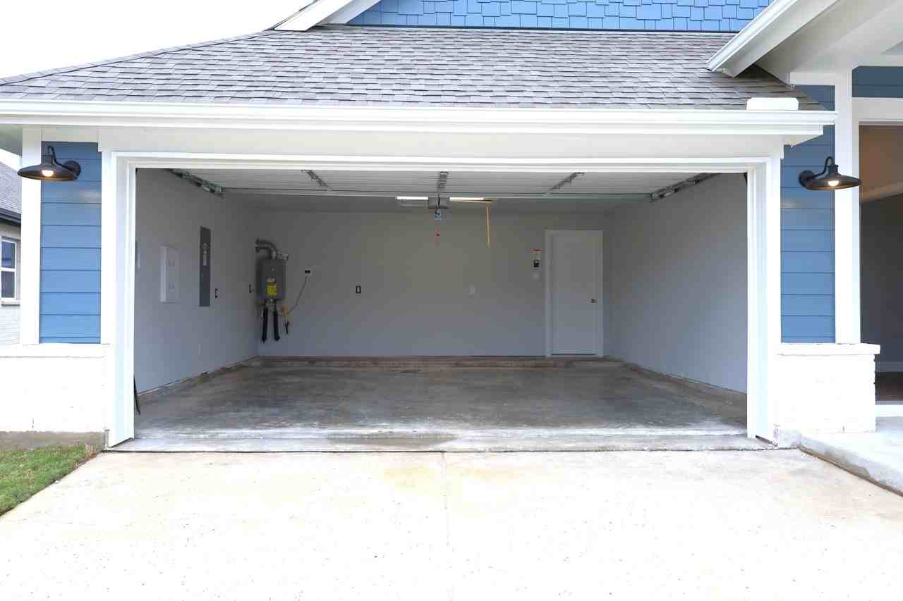 2304 Clancy Dr #NA - Photo 4 of 48