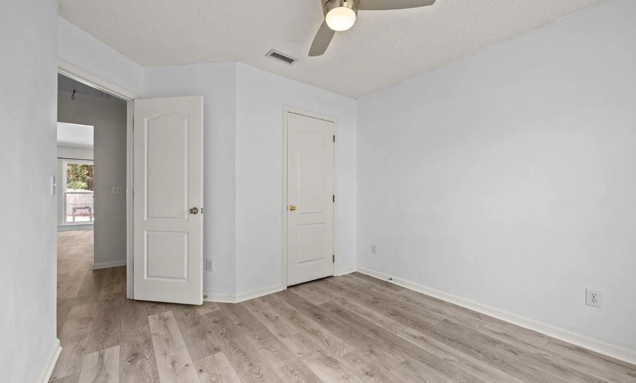 104 Saddle River Rd #NA - Photo 5 of 8