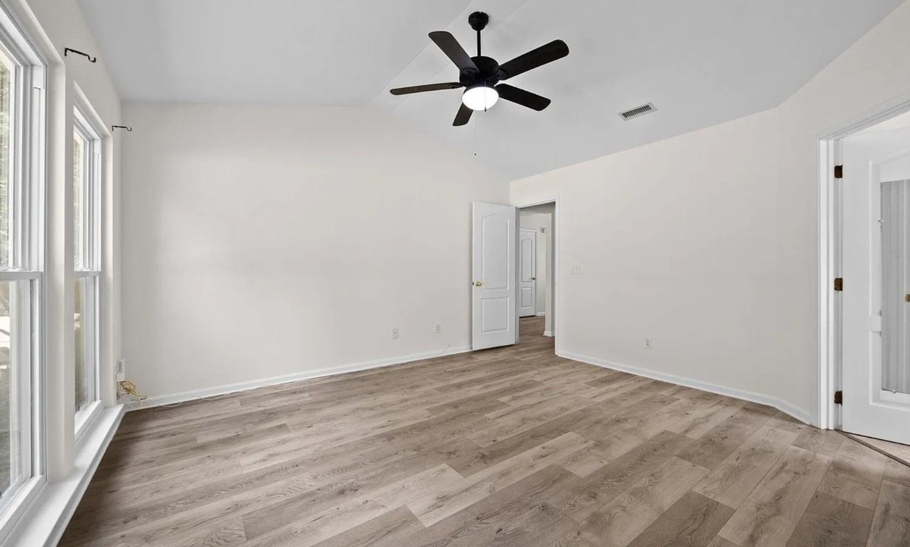 104 Saddle River Rd #NA - Photo 6 of 8