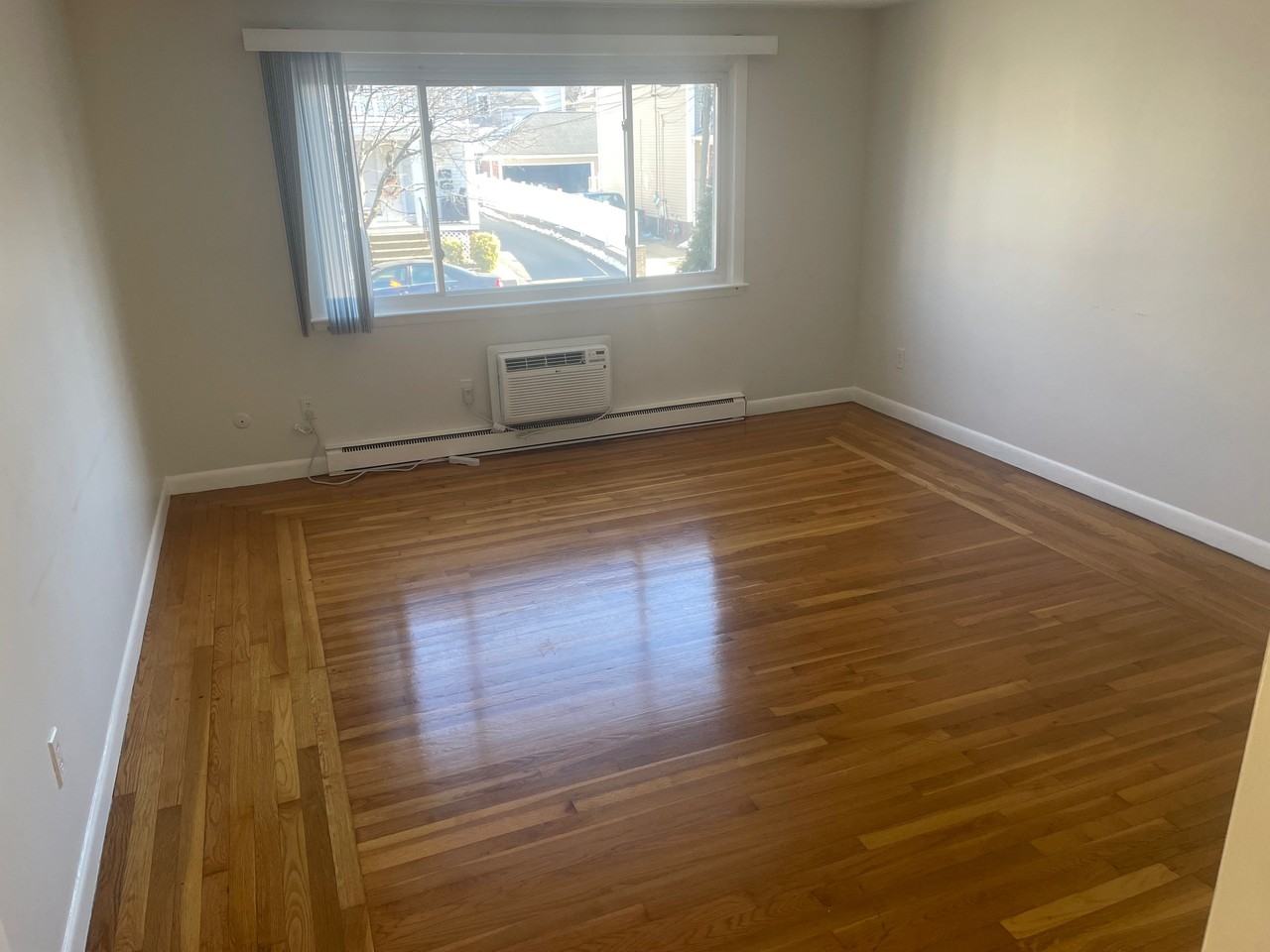 145 Magnolia St #4 - Photo 4 of 10