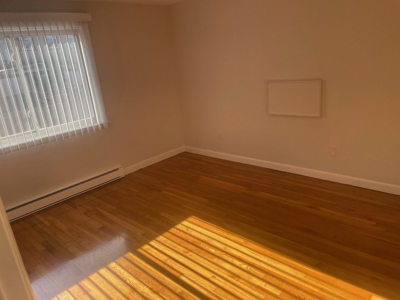 145 Magnolia St #4 - Photo 5 of 10