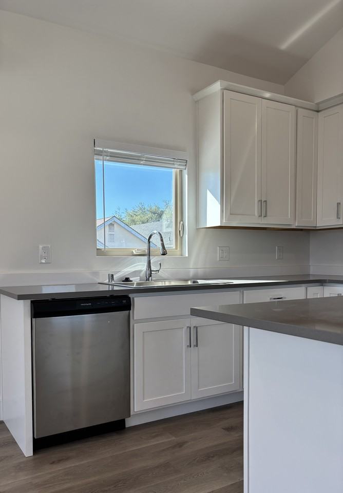 312 S Halcyon Rd #C - Photo 7 of 18