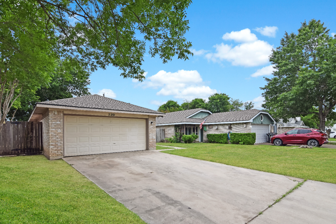 5201 Colonel Travis St #NA - Photo 3 of 19