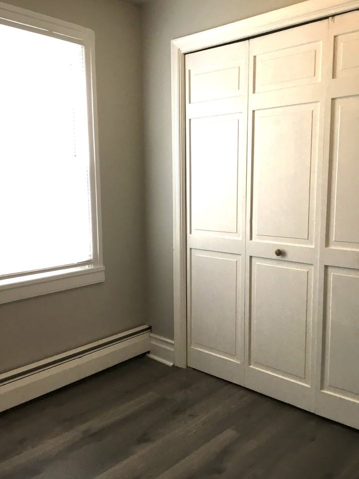 6 S Ridge Rd #D - Photo 3 of 18