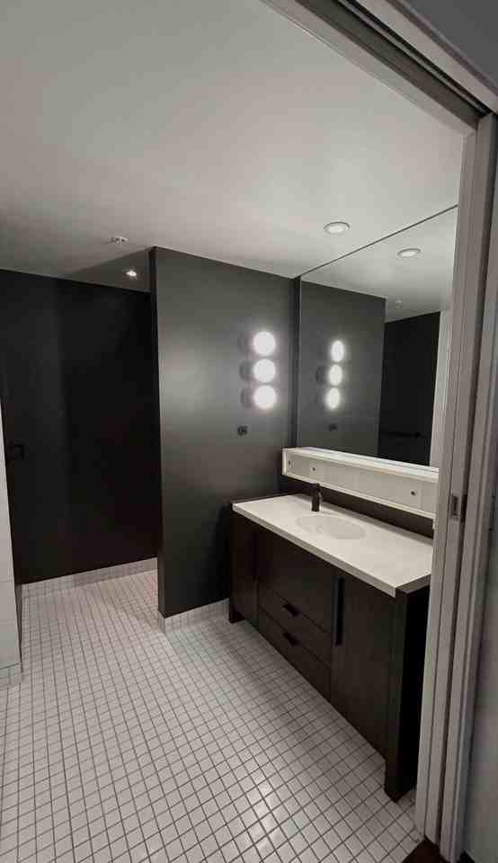 1275 Hamilton Street - Photo 7 of 9