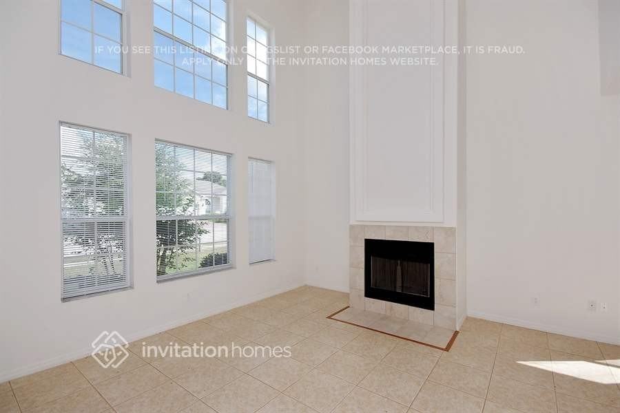 2424 Laurel Blossom Cir - Photo 4 of 21