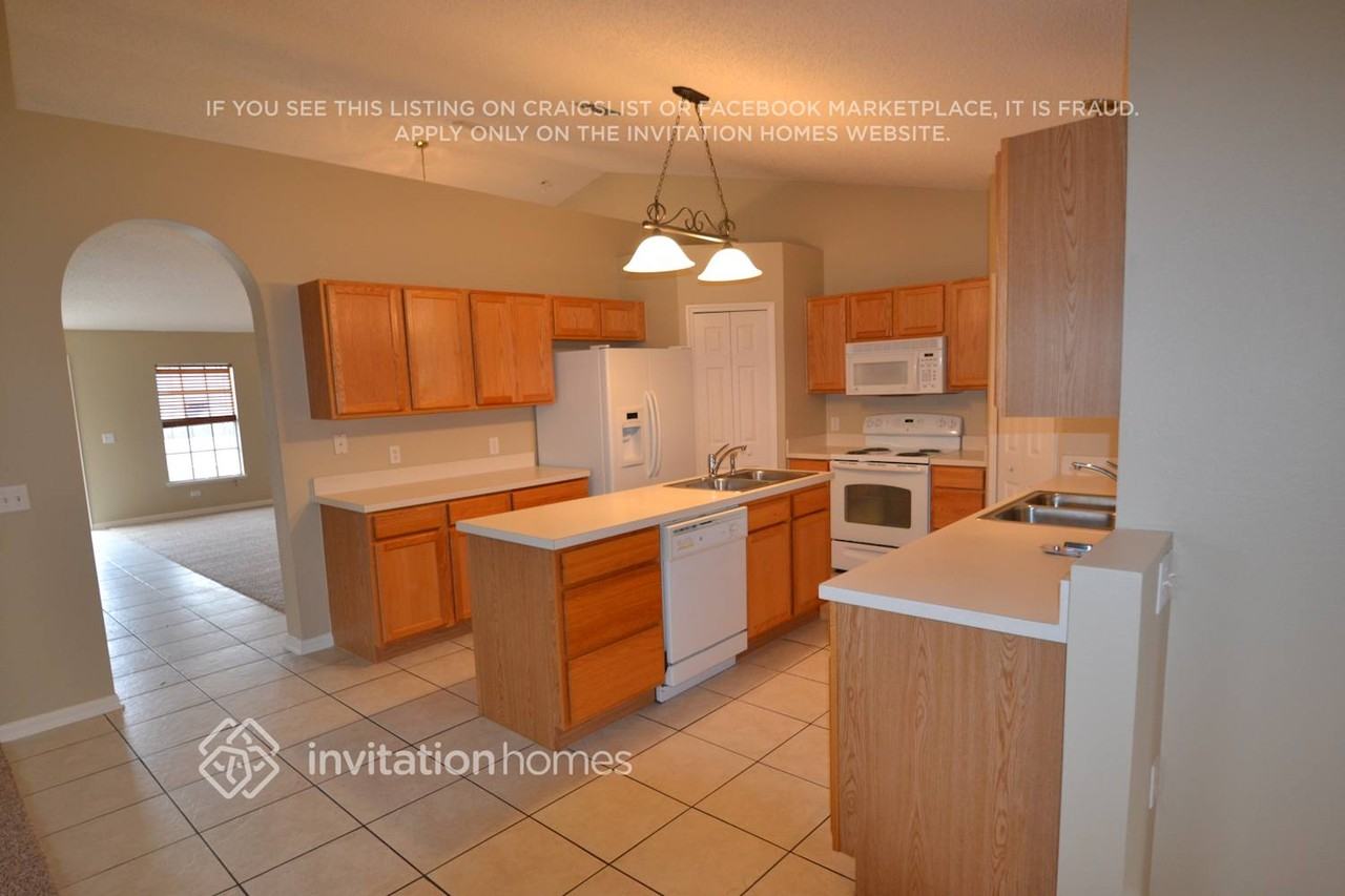 571 Fort Smith Blvd - Photo 3 of 8