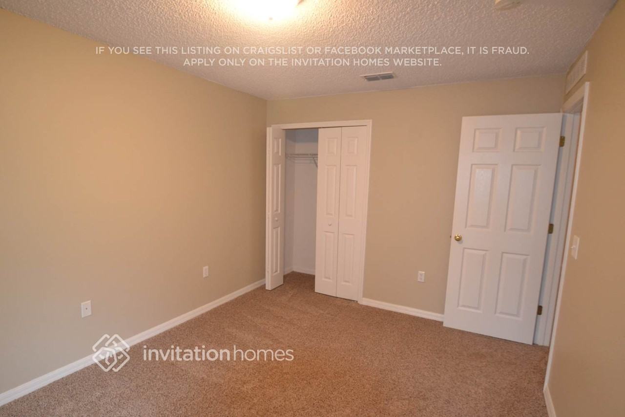 571 Fort Smith Blvd - Photo 4 of 8