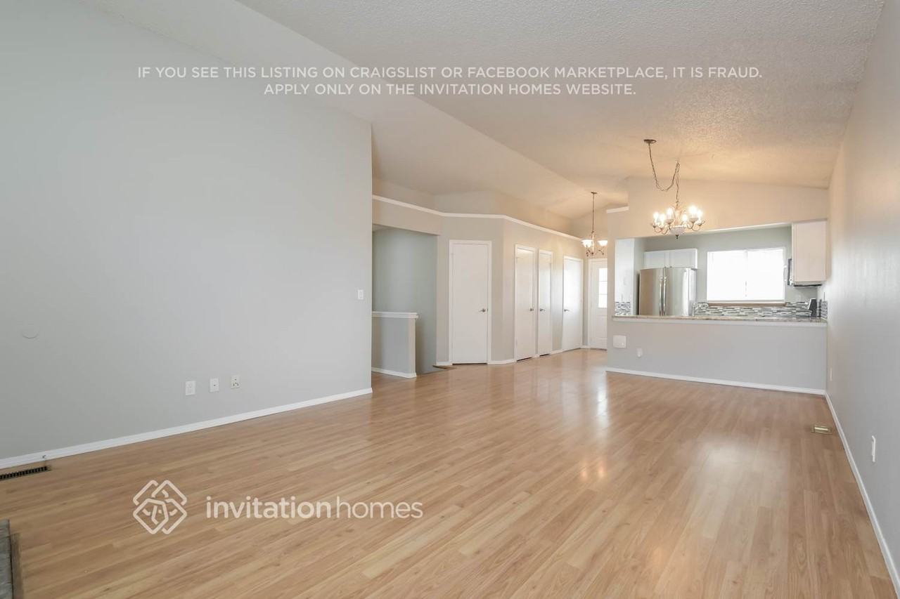4742 Malaya St - Photo 4 of 18