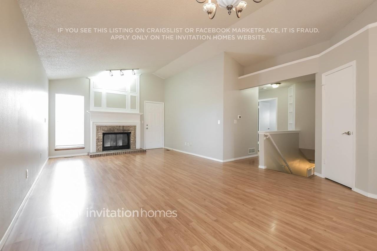 4742 Malaya St - Photo 6 of 18