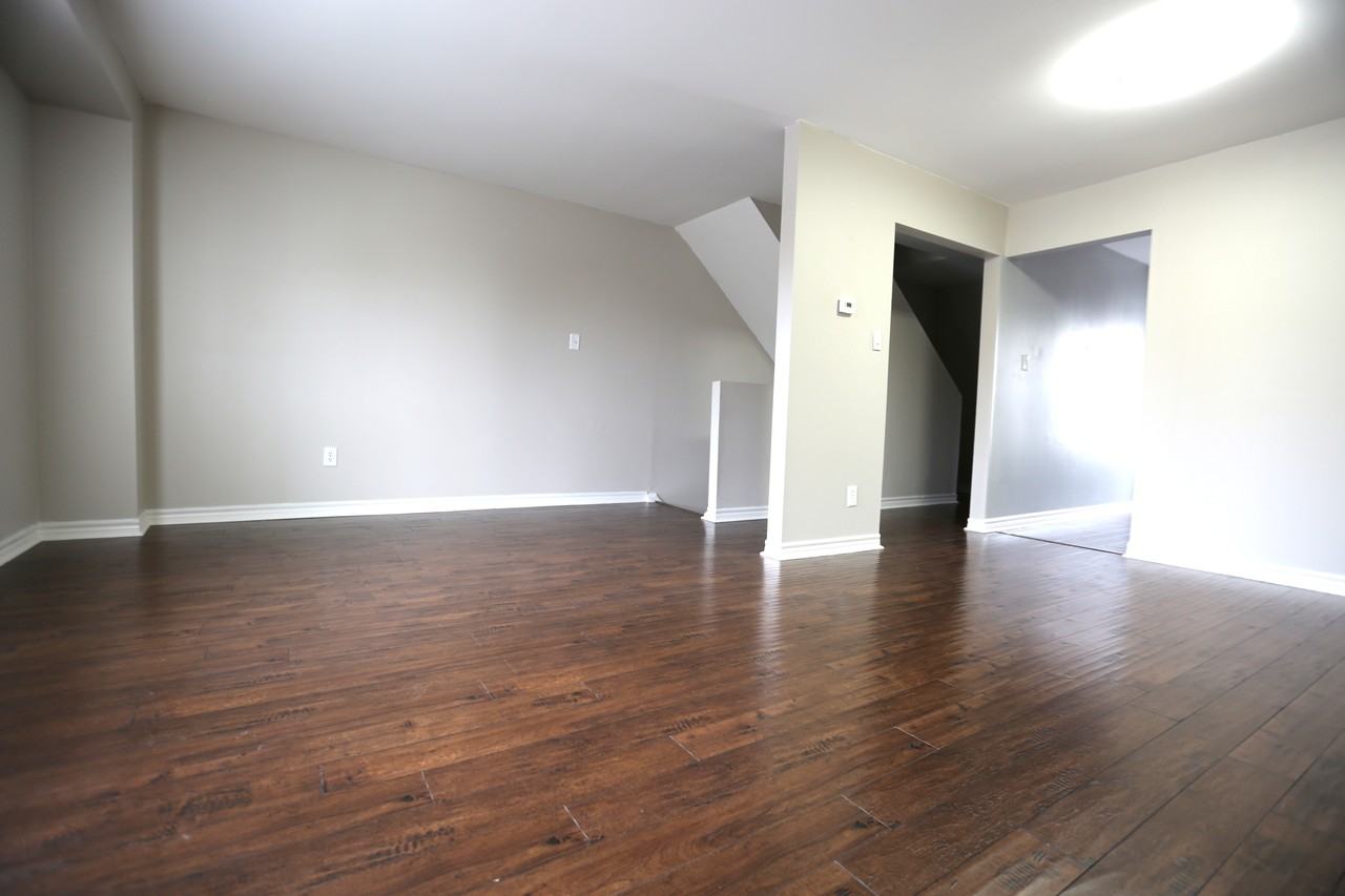 104 Enderby Crescent - Photo 3 of 15