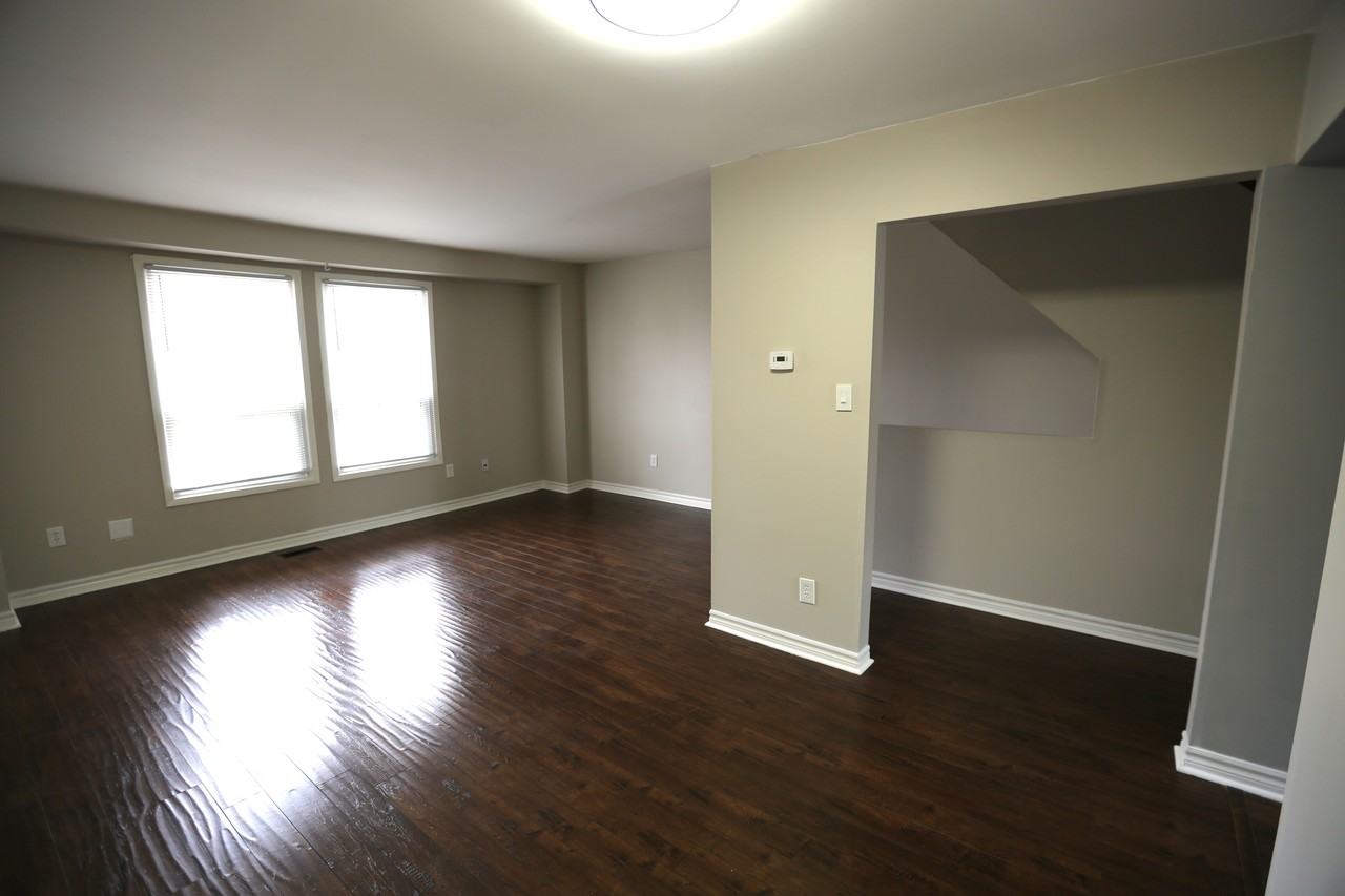 104 Enderby Crescent - Photo 5 of 15