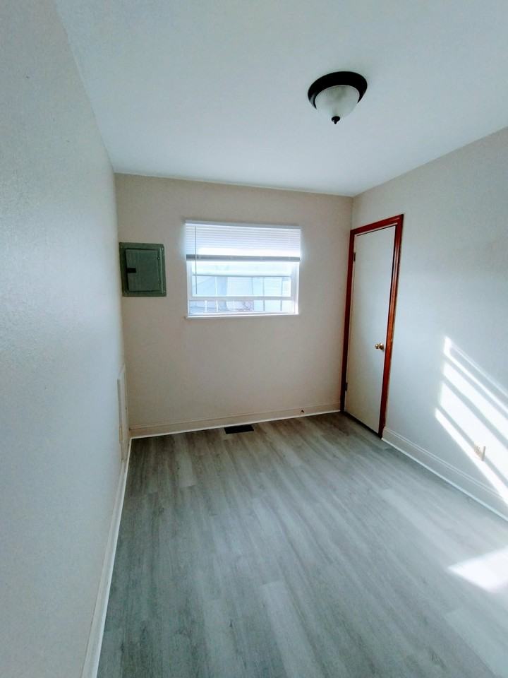 2638 Norwalk St - Photo 5 of 10