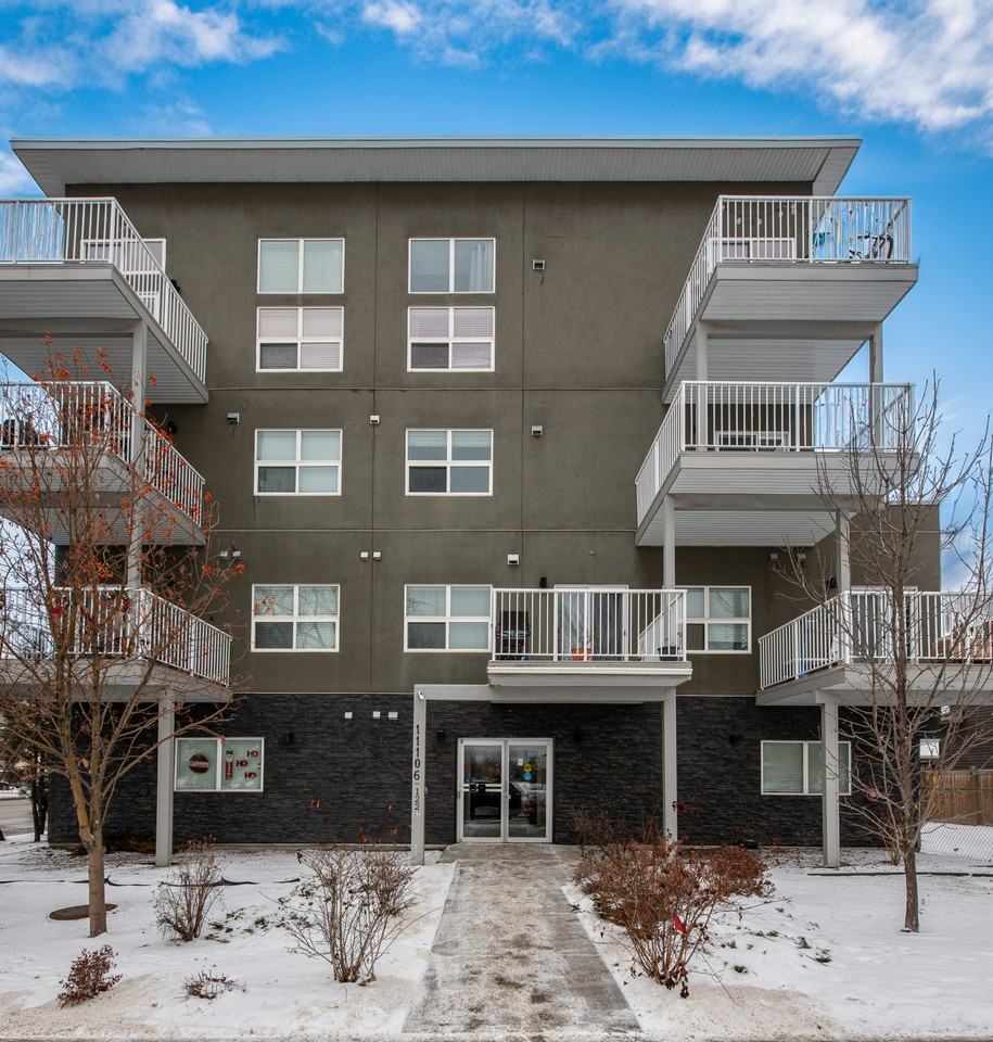 The Vogue - Photo 2 of 44