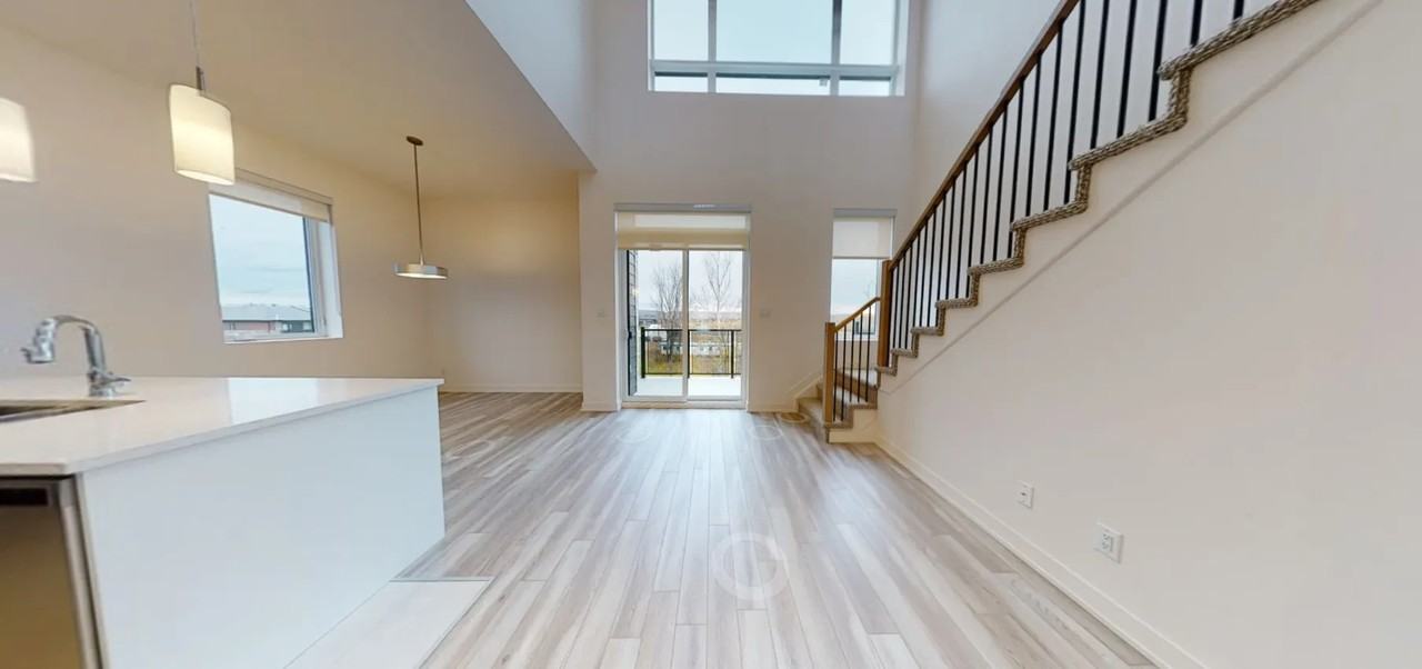 687 Boul Du Plateau - Photo 4 of 15