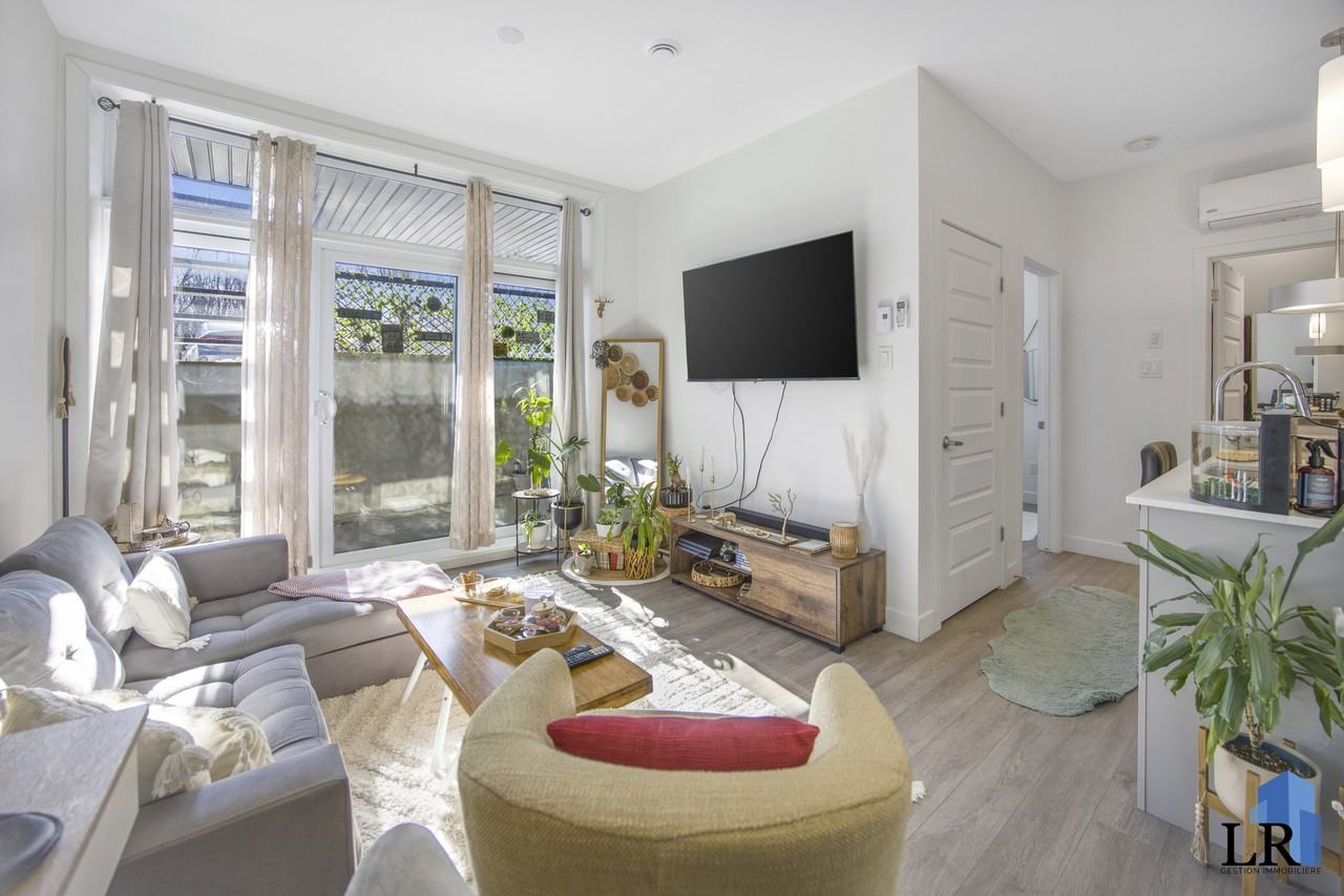 687 Boul Du Plateau - Photo 5 of 8