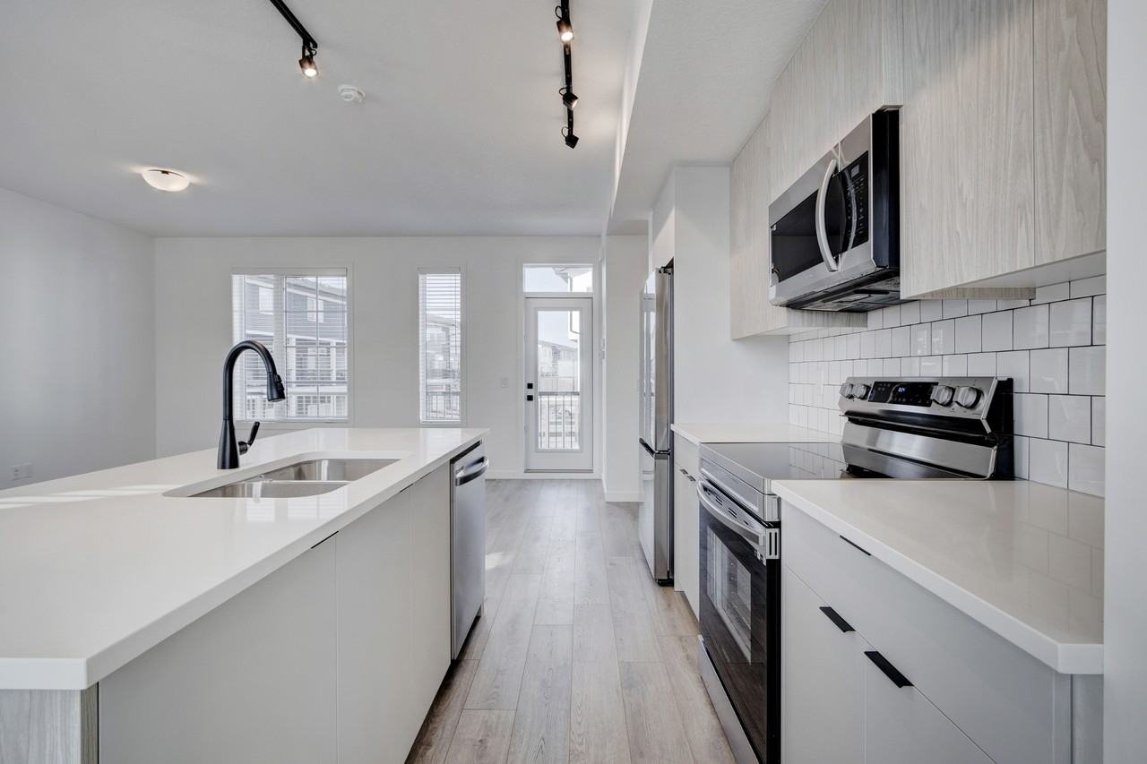 47 Walgrove Common SE - Photo 5 of 30