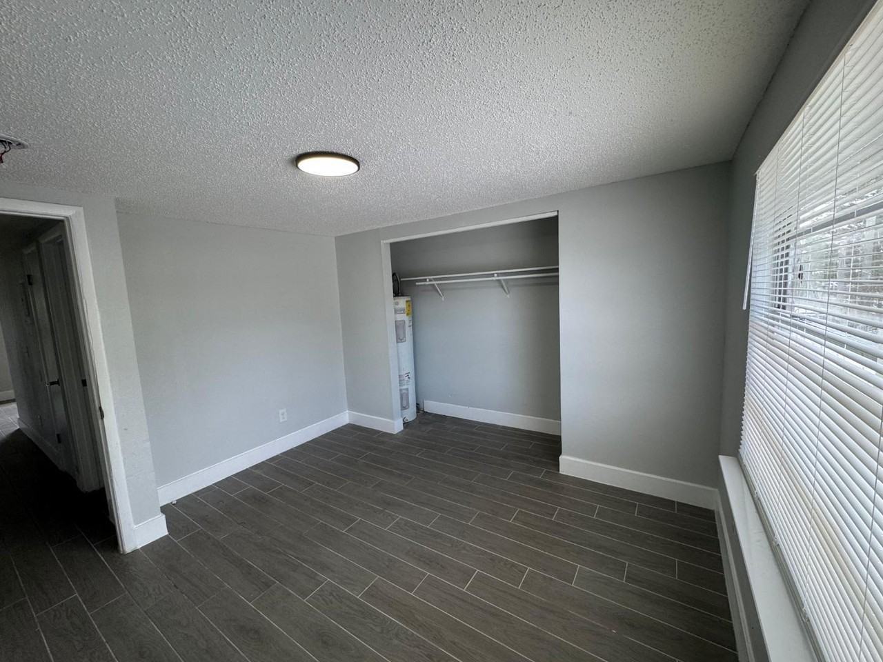 13701 NORTH 21ST STREET - Photo 4 of 9