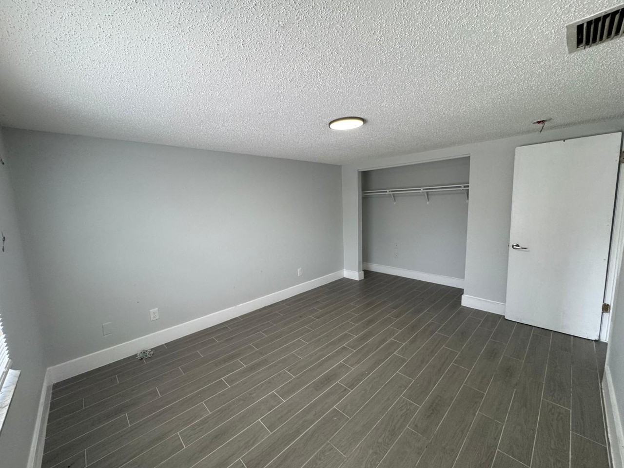 13701 NORTH 21ST STREET - Photo 6 of 9
