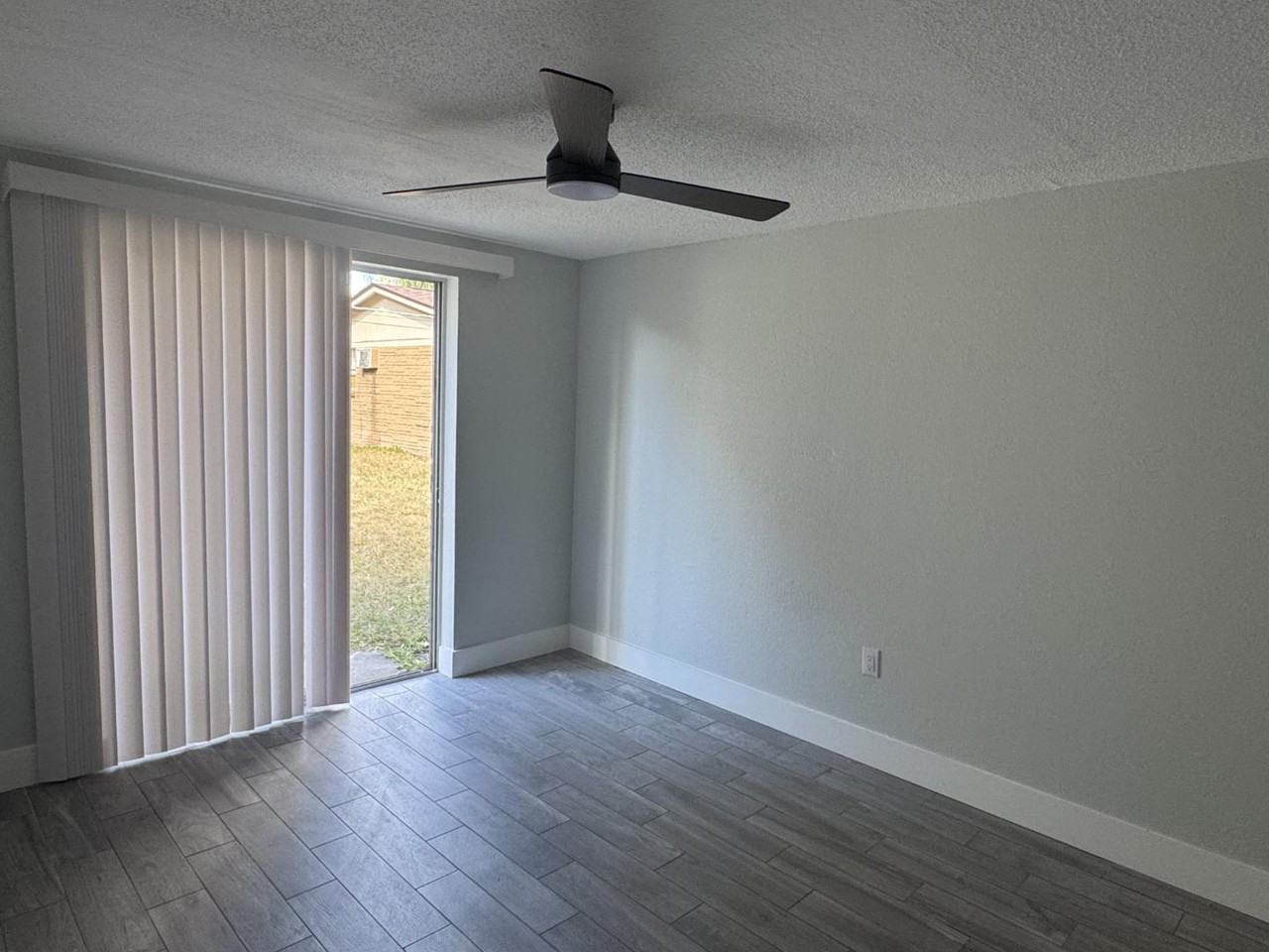 13808 N 21ST STREET - Photo 4 of 5