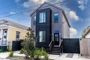featured image of 2504 Dumaine St
