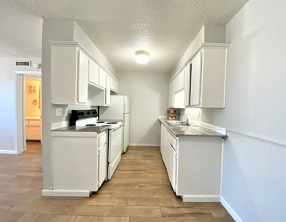 Ridgewood - Photo 2 of 5