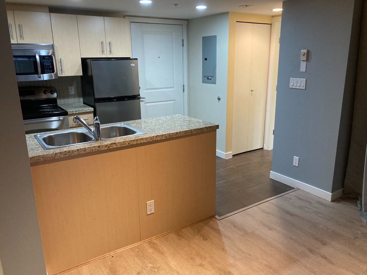 200 Anvil - Photo 2 of 14