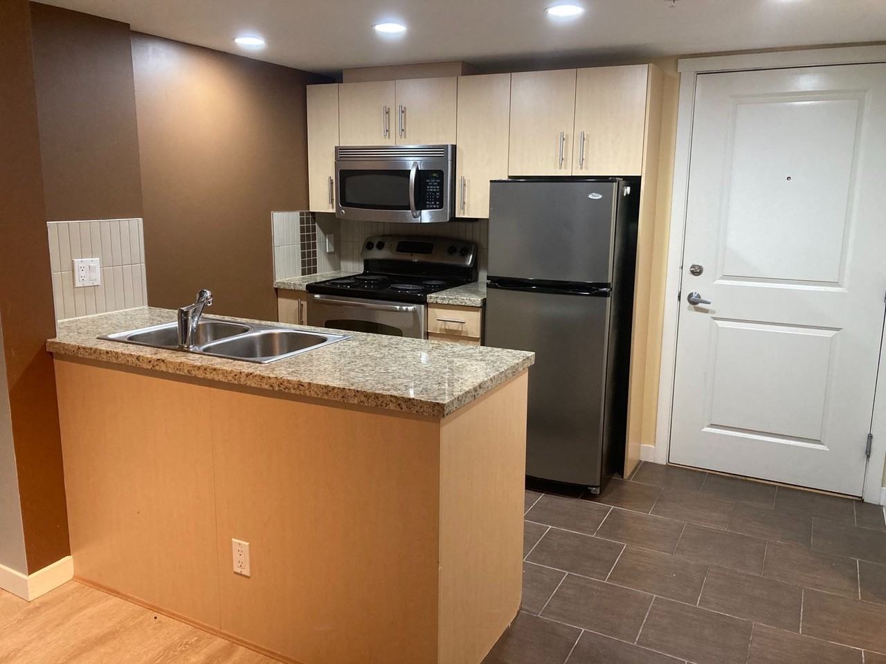 200 Anvil - Photo 4 of 14