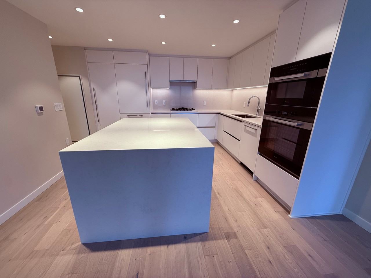 485 West 42nd Ave - Photo 2 of 18