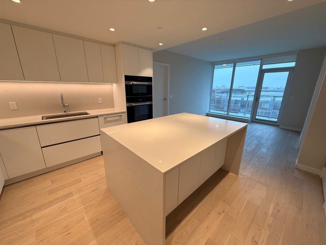 485 West 42nd Ave - Photo 4 of 18