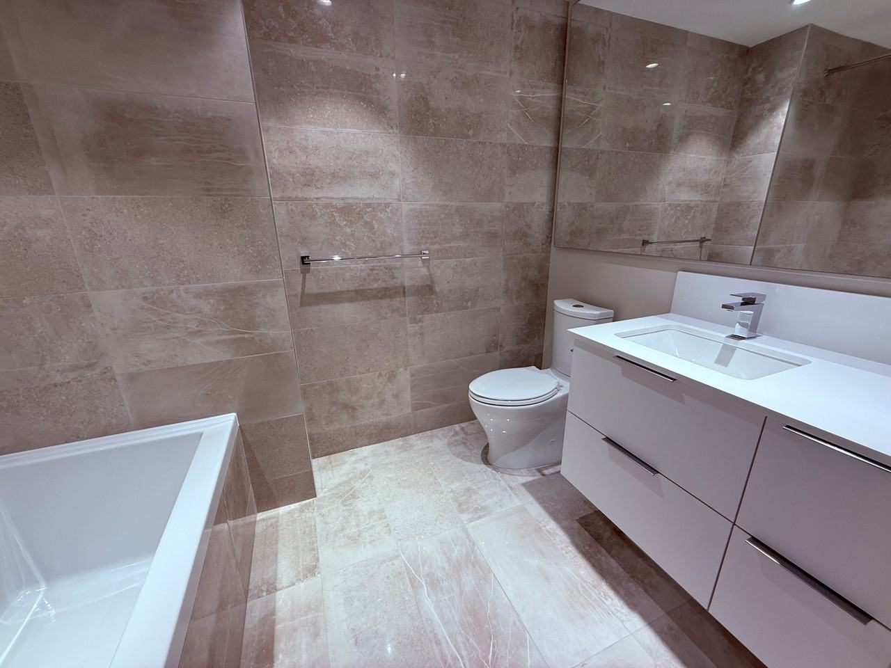 485 West 42nd Ave - Photo 7 of 18