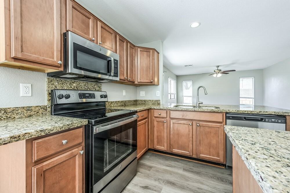 2531 W White Feather Ln - Photo 7 of 17