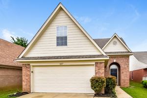 featured image of 1607 Central Trails Dr