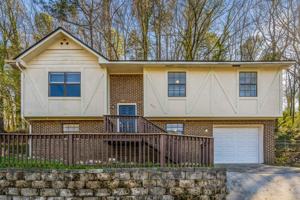 featured image of 933 Edwards Lake Rd