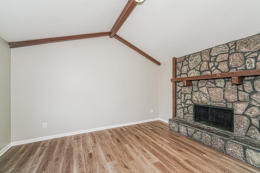 933 Edwards Lake Rd - Photo 6 of 17