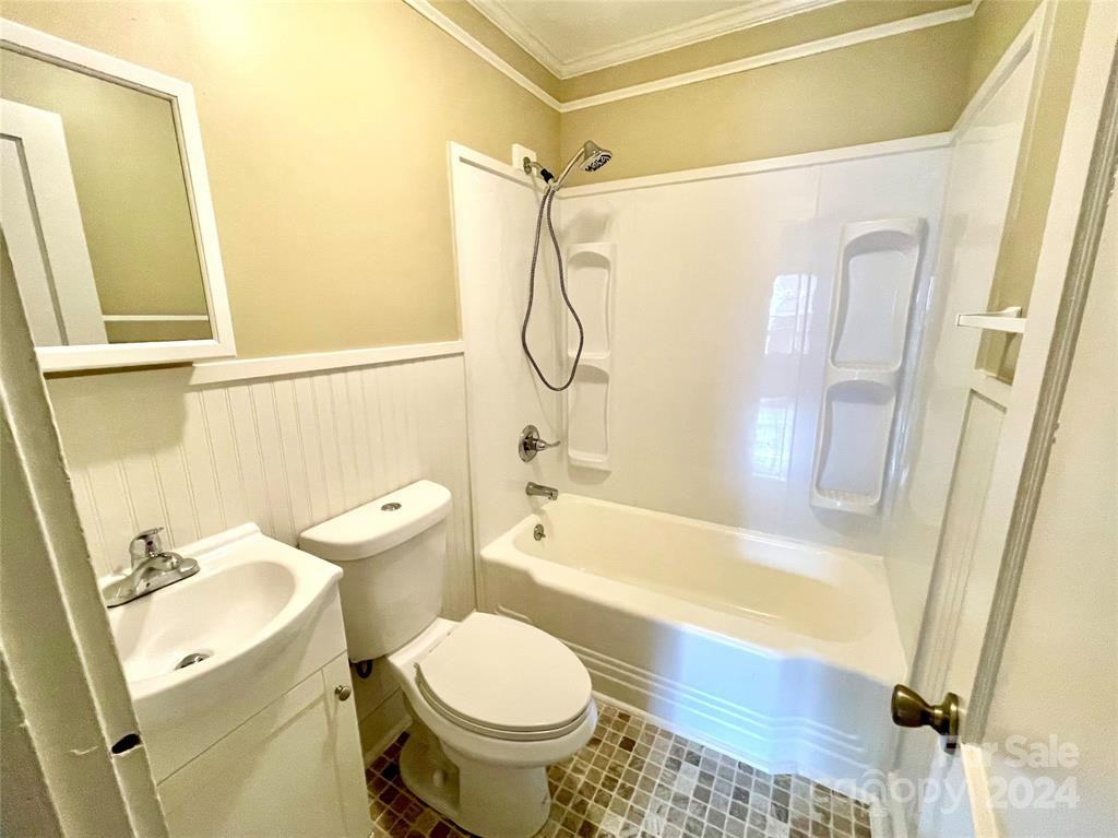 338 Magnolia St Nw #1 - Photo 2 of 9