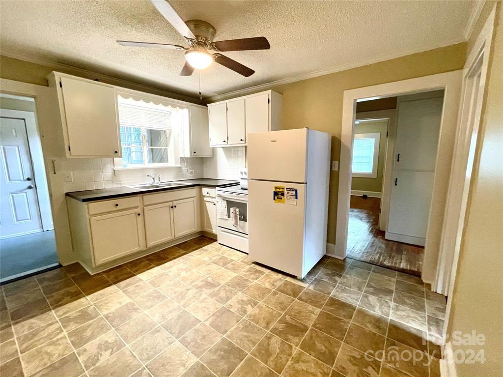 338 Magnolia St Nw #1 - Photo 3 of 9