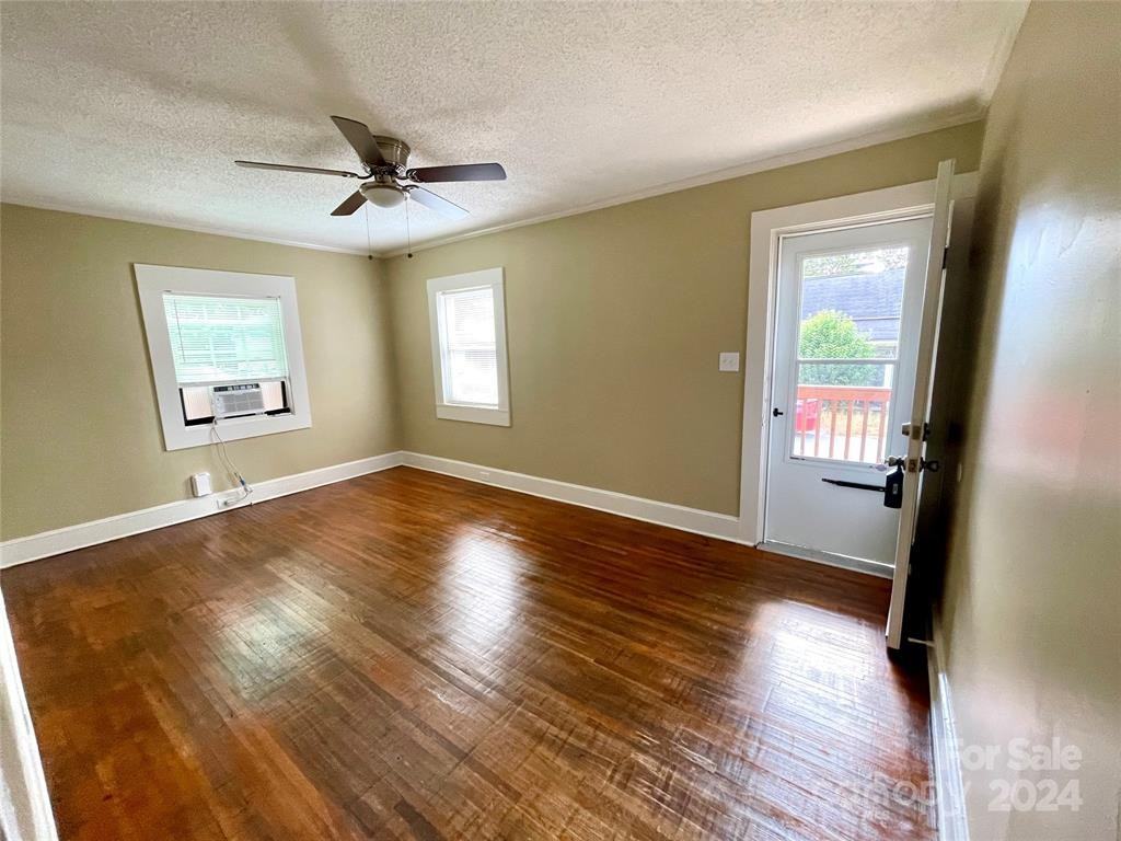 338 Magnolia St Nw #1 - Photo 5 of 9