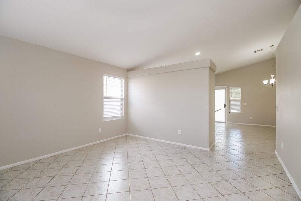 2415 E Browning Pl - Photo 4 of 16