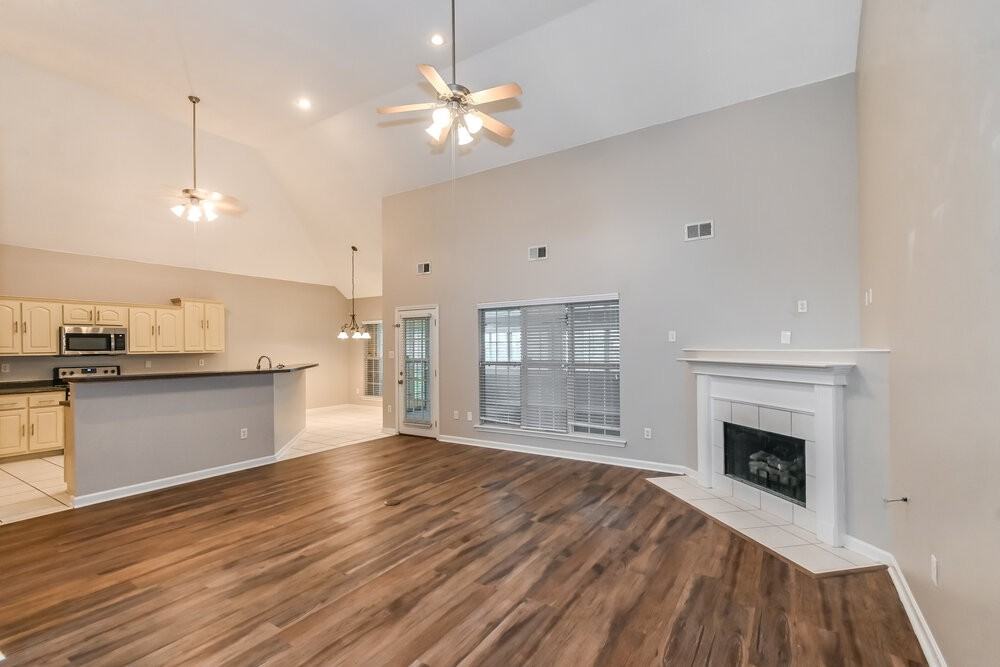 8083 Delta Lakes Blvd - Photo 4 of 17