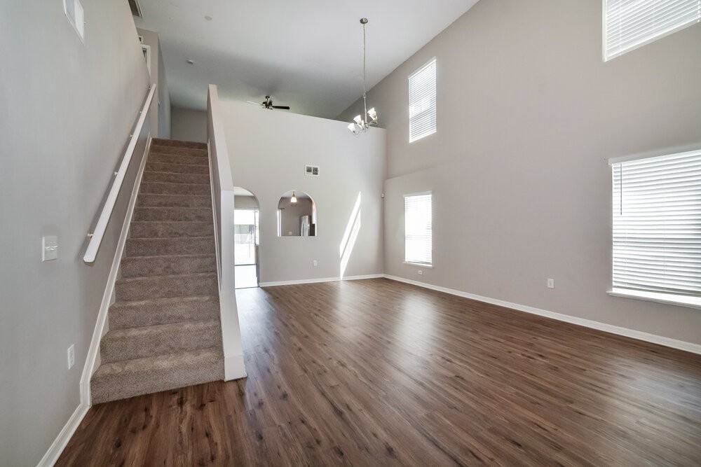 3667 Queens Cove Blvd - Photo 6 of 17