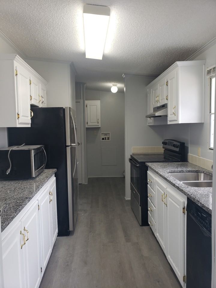 2640 Oglesby Dr #1 - Photo 3 of 10