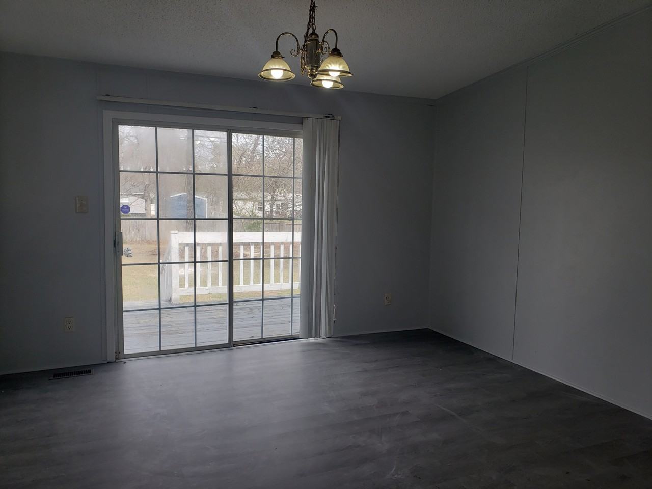 2640 Oglesby Dr #1 - Photo 4 of 10